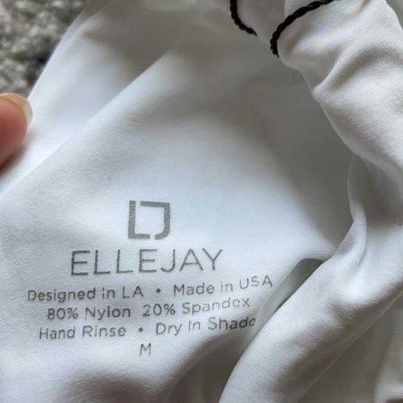 ELLEJAY Buzios Bikini Top in White Medium - Picture 8 of 9